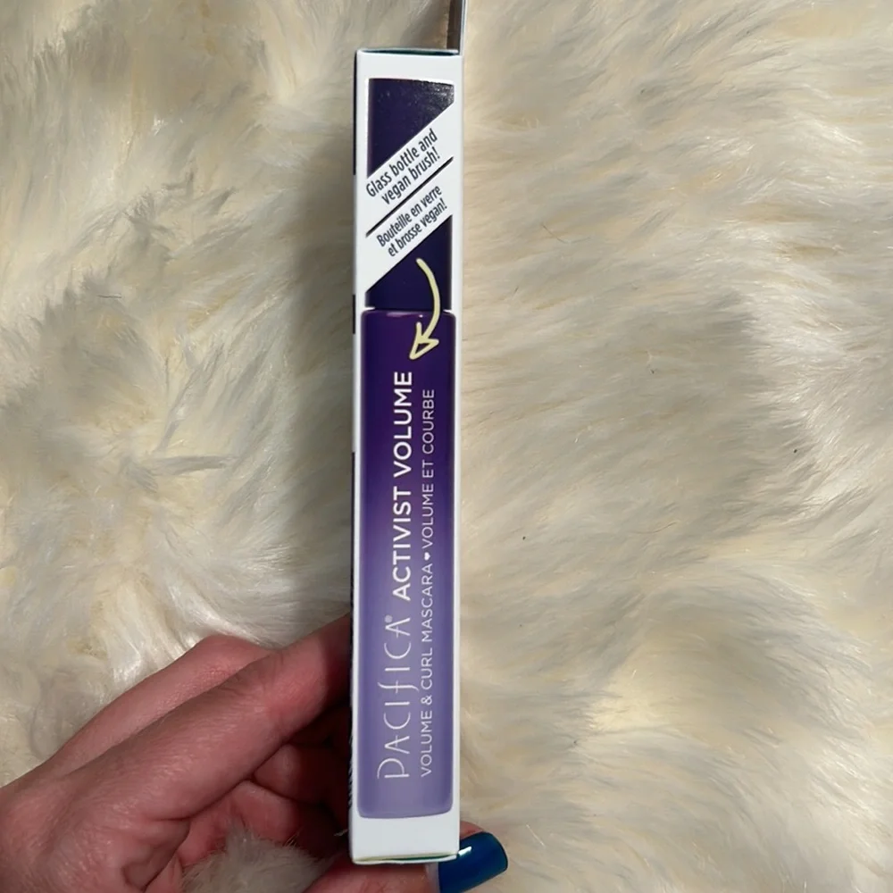 Pacifica Activist Volume and Curl Mascara